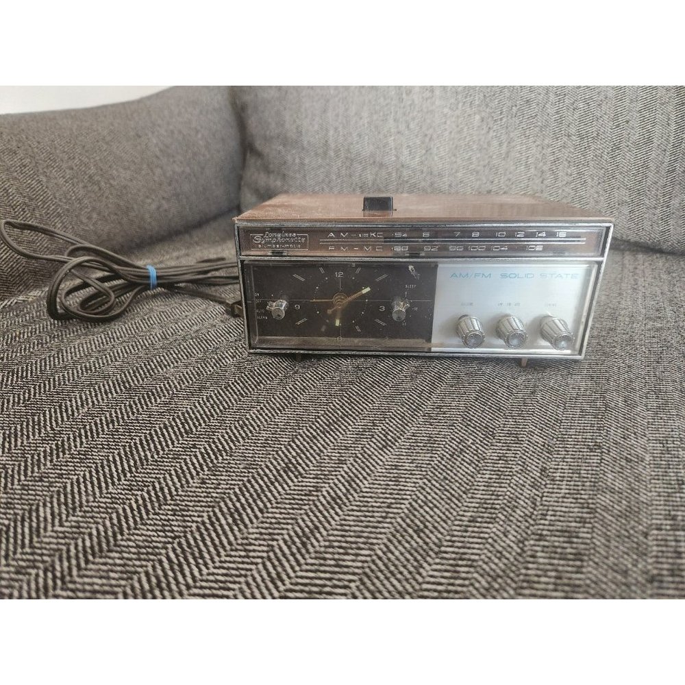 Vintage Longines Symphonette LCR200 Slumber-matic AM/FM Radio